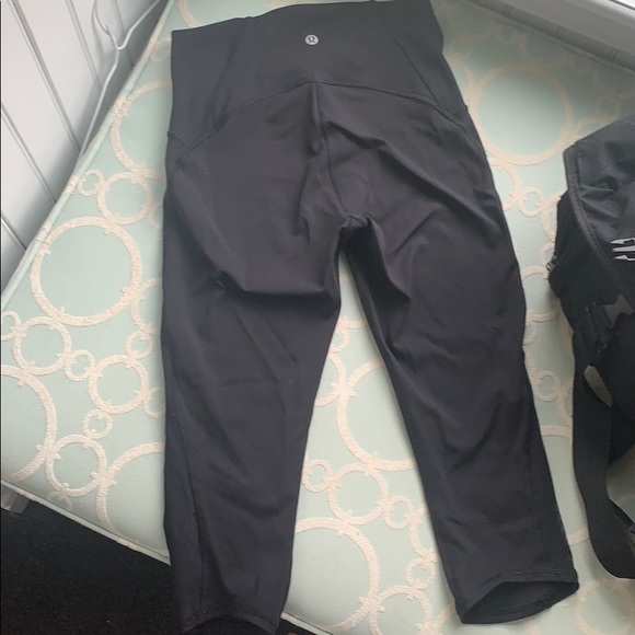 LULULEMON CROPPED LEGGINGS - Picture 3 of 3